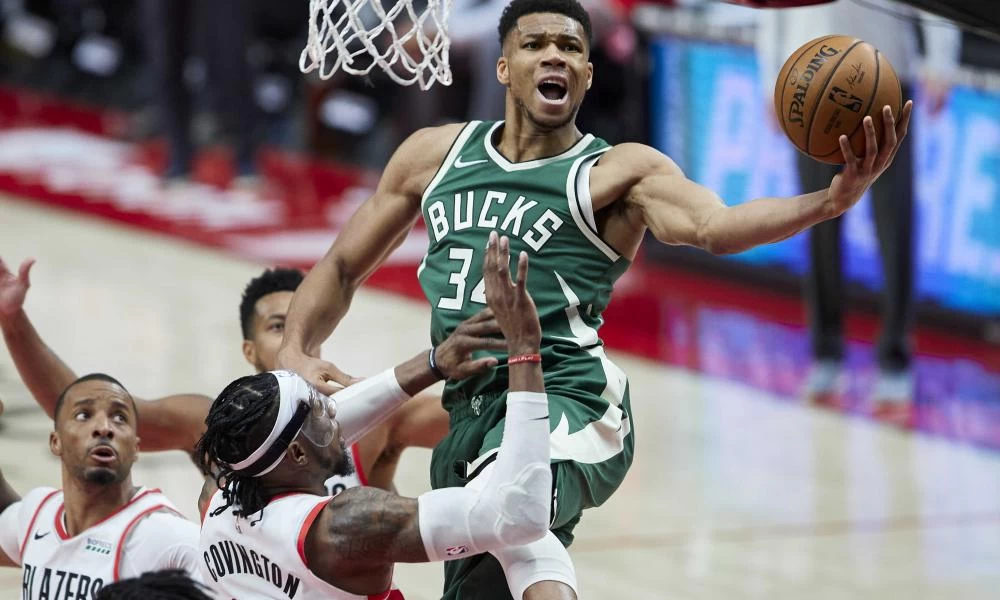 Ασυγκράτητος ο Αντετοκούνμπο: Έγραψε ιστορία με 18/18 δίποντα